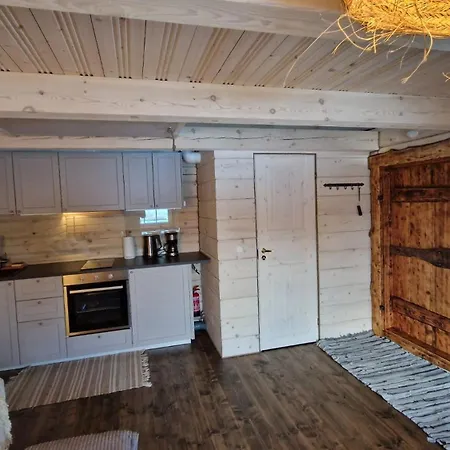 펜션 Leeotsa Talu Ait Kasispea